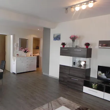 Nauras Apartman *